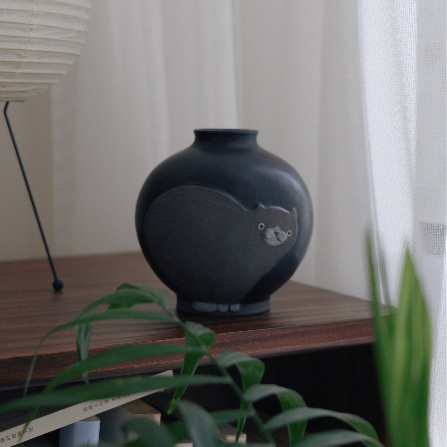 Meowy Moon Vase - Black (S)