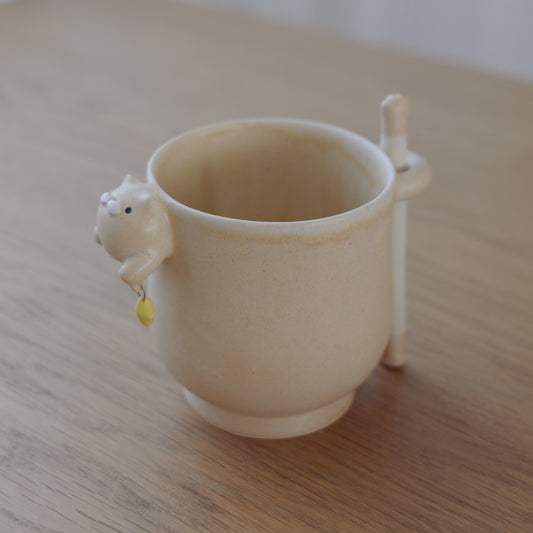 Cup | Meow holding a Star - Cream